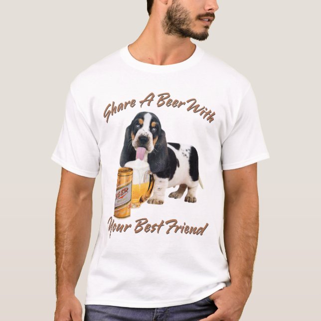 Basset som dricker en öl t-shirt (Framsida)