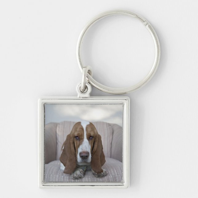Bassethund Fyrkantig Silverfärgad Nyckelring (Framsidan)