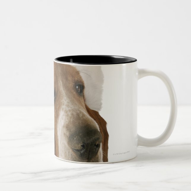 Bassethund i den Santa hatten Två-Tonad Mugg (Höger)
