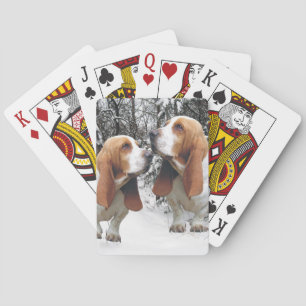 Bassethundar i den snöig skogen kortlek