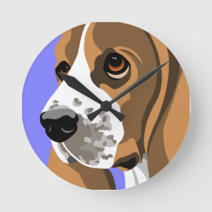 Bassethunden tar tid på rund klocka