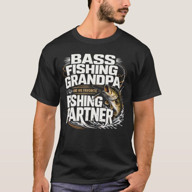 Bassfiske Farfar Favorit Fiskepartner  T Shirt (Framsida)