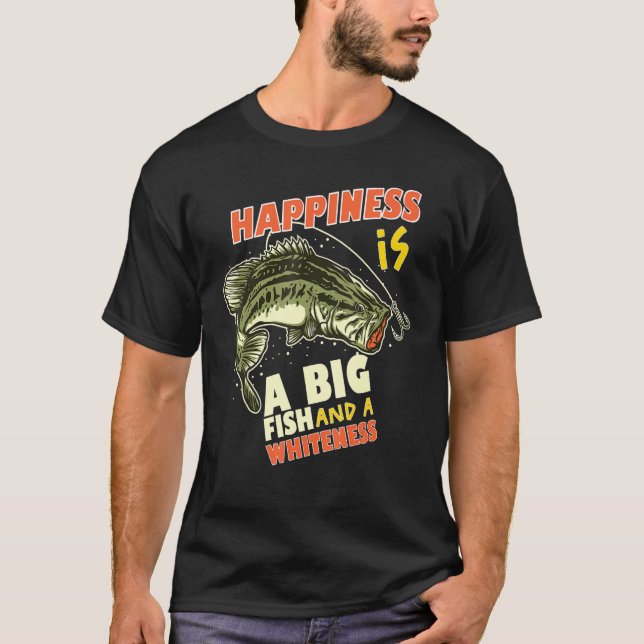 Bassfisket är en stor fisk och en vit fisk t shirt (Framsida)