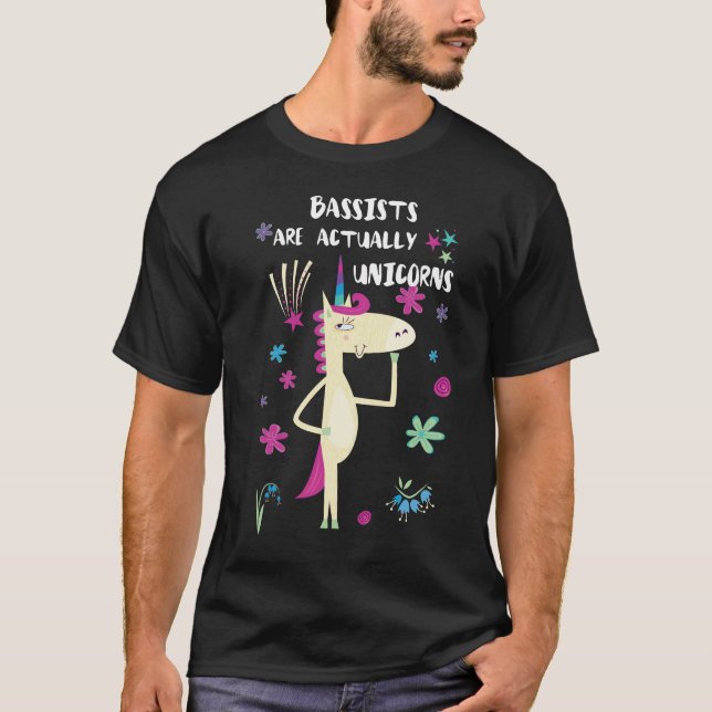Bassister är faktiskt universitet t shirt (Framsida)