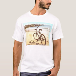 Bäst satt på land cykel för utslagsplats vit t shirt