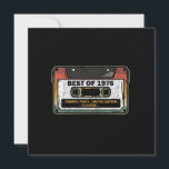 Bästa av 1976 Vintage Cassette Funny Birthday Gift Inbjudningar<br><div class="desc">Vintagens klassiska band 1976 Birthday Gifts Design i stil och ditt födelseår. Coola Original Parts Begränsad Edition. Etablerad 1976 års födelsedagspresent. Födelsedagsfest.</div>