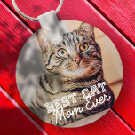 Bästa Cat Mamma någonsin Modern Anpassningsbar Pet Nyckelring<br><div class="desc">Den här enkla och klassiska designen består av serif-typografi och lägger till ett anpassningsbar-foto</div>
