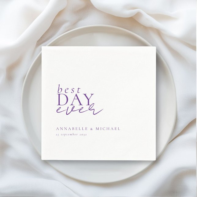 BÄSTA DAG NÅGONSIN! Modern, minimal, vit, Bröllop Pappersservett (BEST DAY EVER! Modern, Minimal, White-Purple, Wedding Napkins with your name and date.)