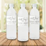 Bästa dagen någonsin, Svarta och vita Bröllop Vattenflaskor Etikett<br><div class="desc">Den här elegantens skriptutformning kan vara personlig med dina speciella detaljer som är inställda på chic-typografi. Designad av Thisisnotme©</div>