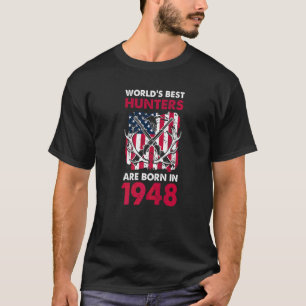 Bästa jägare födda 1948 Hjortjakt Amerikansk flagg T Shirt