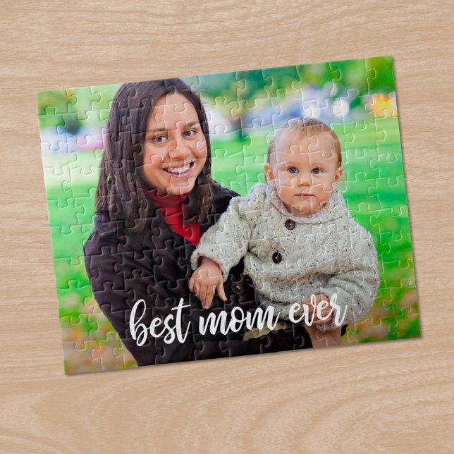 Bästa Mamma någonsin-Anpassningsbar - foto, modern Pussel (Best Mom Ever Custom Photo Modern White Script Jigsaw Puzzle, in situ)