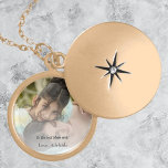 Bästa Mamma någonsin Foto Necklace Berlockhalsband<br><div class="desc">dina speciella minnen med Mamma med det bästa Mamma någonsin-fotohalsbandet. Med Necklace-designen kan du lägga till din egen bild,  en "Bästa Mamma någonsin" hälsning och ställe för att anpassa namn på barn eller barn. Ytterligare presentartiklar som är tillgängliga för Mamma och som innehåller denna design.</div>