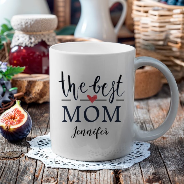 Bästa Mamma-vattenfärgen Red Heart Namn Kaffemugg (Celebrate your mom with this custom mug. This mug features the text "the best mom".)