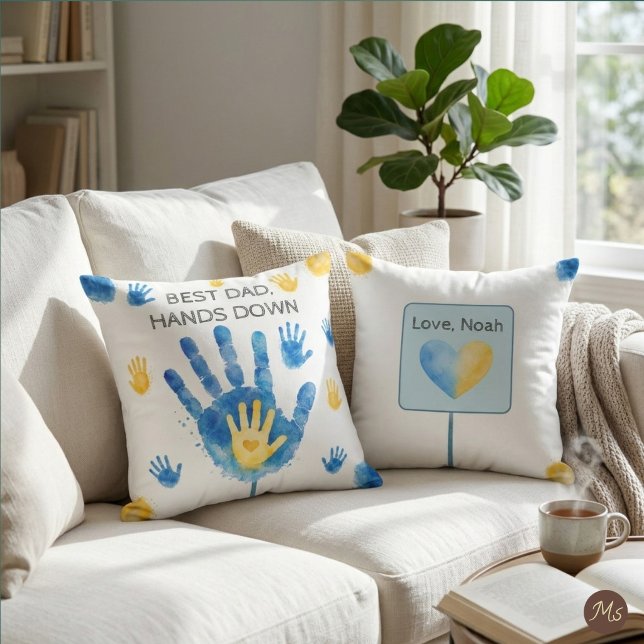 Bästa pappa hands down blå gul akvarell  kudde (Add a cozy touch to Dad's favorite spot with this personalized watercolor handprint pillow.)