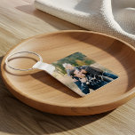 Bästa pappa någonsin skript Fars dag Photo Keepsak Nyckelring<br><div class="desc">Fira det speciella band du med din pappa genom vår bästa pappa någonsin Skriptnyckelkedja för foto Keepsaki Fars dag. Den här nyckelkedjan för personlig gör en hjärtlig gåva till Fars dag, födelsedagar eller tillfälle för att visa din uppskattning för den viktigaste mannen i ditt liv. Nyckelkedjan är väl designad med...</div>