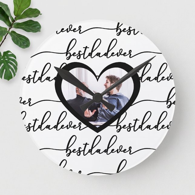 Bästa pappa någonsin Svart Vitt Foto Rund Klocka (Best Dad Ever Script Black White Photo Round Clock)