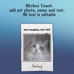 Bästa Ragdoll Cat-foto någonsin Monogram Namn Kökshandduk<br><div class="desc">Lägg till en personlig beröring i köket med den här charmerande designen som visar upp en blåögd Ragdoll-katt i ett bedövande foto kompletterat med elegant svart typografi. Anpassa den här designen så att den blir unik genom att byta ut fotot mot en bild av din mycket älskade katt eller kattunge....</div>