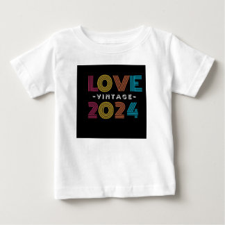 Bästa säljande Kärlek 2024 T-Shirt - Fet hjärtdesi