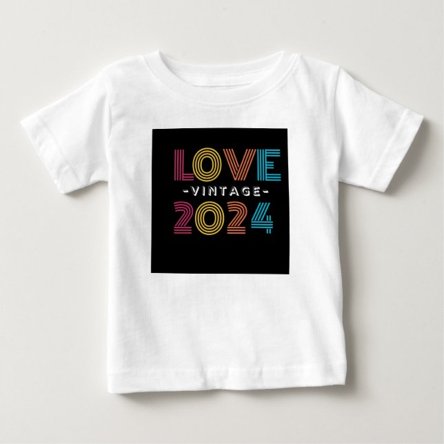 Bästa säljande Kärlek 2024 T-Shirt - Fet hjärtdesi (Framsida)