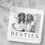 Bästa vänner BFF-foto med minimalistisk modern Chi Nyckelring<br><div class="desc">Design består av roligt och lekfull typografi med sans serif- och serif-teckensnitt. Lägg till ett anpassningsbar-foto.</div>