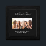 Bästa vänner för alltid fotot, svart namn vitt minnesask<br><div class="desc">En gåva till din eller dina bästa vän för en födelsedagsfest,  bröllop eller jul. Vit text: Best Friends Forever,  skrivet med ett trendig-handskript i stil. Anpassa och använda ditt eget foto och namn. Chicens svarta bakgrund.</div>
