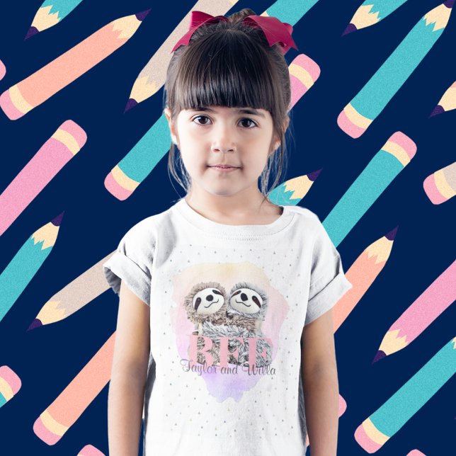 Bästa vänner för Sloth Hugs Monogram Namn T Shirt (Skapare uppladdad)