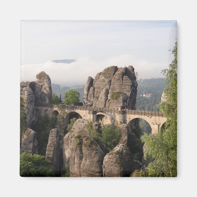 Bastei Bridge i Tyskland, rund magnet (Framsidan)