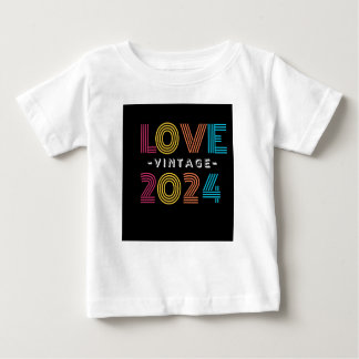 Bästsäljande Love 2024 T-Shirt – Djärvt hjärtdesig