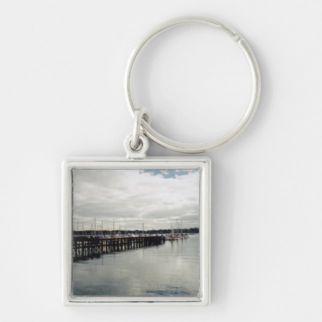Båt Dock Fyrkantig Silverfärgad Nyckelring (Framsidan)