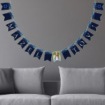 Bat mitzvah blåfoto för Party Mazel Tov Vimplar<br><div class="desc">Elegant Mazel Tov som buntar flaggor-dekor i marinblått och guld-agat för en Bat mitzvah eller Pub Mitzvah party. Den här chicen är den judiska firande-banderollen med David-stjärnan i båda hörnen och anpassningsbarnas foto i mitten.</div>