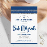 Bat mitzvah blått skript - enkelt Modern Tallit Inbjudningar<br><div class="desc">Var stolt, gladd och visa den här milstolpen av din favoritBat mitzvah! Skicka ut den här coolan, en unik, modern inbjudan till personligen om en händelse att komma ihåg. Fetma, marinblå manustypografi, David stjärna och en marin blå och silver glitter-randig tallit inspirerade grafisk övertäckning av en enkel, vit bakgrund. Anpassa...</div>