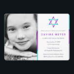Bat mitzvah fotoinbjudningar | Lila   Uppgift Inbjudningar<br><div class="desc">Unika,  moderna Bat mitzvah fotoinbjudningar. Anpassa onlinen med din dotters foto- och Mitzvah-detaljer. David-stjärnan med modern lila-,  teal- och silver-accenter.</div>