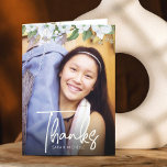 Bat mitzvah Guld-Blommigt, foto-, vattenfärg Tack Kort<br><div class="desc">Se till att din favorit Bat mitzvah visar hennes uppskattning för alla som stödde hennes milstolpe-händelse! Skicka ut det här sofistikerade, tack för personligen! En chic, förbluffande, vit och guld glitter-blommigt med vit skripttypografi och sanserif-typ täcker över det foto du väljer. Ytterligare vattenfärgade blommor och en guld-stjärna av David, med...</div>