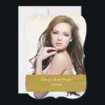 Bat mitzvah inbjudan till Guld-konfetti<br><div class="desc">En ny, minimalistisk design av kaskadkonfekti från guld framför ditt favoritfoto. David Star kan dras till vilken plats som helst, göras större eller mindre ( -) eller elimineras. Skapar det här en mångsidig inbjudan. Kortet är enkelt att anpassa med text, teckensnitt, teckensnitt, färg, papprare formalternativ och val av sex papprare...</div>