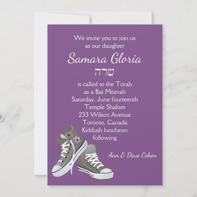 Bat mitzvah inbjudan till lila Sneakers med Sarah (Framsida)