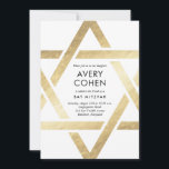 Bat mitzvah inbjudan till Modern Star Gold Foil<br><div class="desc">Modern Star Gold Foil-Bat mitzvah bjudan har en unik och modern David-stjärna som beskriver dina händelseloggar.</div>