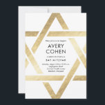 Bat mitzvah inbjudan till Modern Star Gold Foil<br><div class="desc">Modern Star Gold Foil-Bat mitzvah bjudan har en unik och modern David-stjärna som beskriver dina händelseloggar.</div>