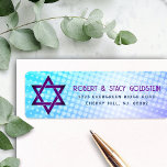 Bat mitzvah Lila-färggradient Retro Roligt Adress Returadress Etikett<br><div class="desc">Var stolt, gladd och visa den här milstolpen av din favoritBat mitzvah med den här boho retro, personligens returadressetikett! Roligt, trendig, fet lila och marin blå typografi med modern sans serif-typografi täcker över en bakgrund av poplight turkos och lila gradientstrålar med vita prickar. Anpassa anpassningsbarna med ditt namn och adress....</div>