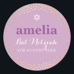 BAT MITZVAH modern guld-konfetti-lila Runt Klistermärke<br><div class="desc">by kat masard >> kat@simplysweetPAPERIE.com << *** NOTE - SHINY GOLD FOIL EFFECT ÄR ETT TRYCKT BILD *** - - - - - - - - - - - - - - - - - - - - - - - - - - - - - - - - -...</div>