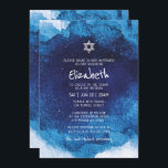 Bat mitzvah modern typografi, blå vattenfärg inbjudningar<br><div class="desc">Består av lekfullt skript och serif-typografi. Allt mot en bakgrund av blå vattenfärgsbakgrund. Detta är designat av Select Party Supplies,  exklusiv för Zazzle. Finns här: http://www.zazzle.com/selectpartysupplies</div>