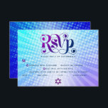 Bat mitzvah Retro Boho Blue Lila Gradient Entrée OSA Kort<br><div class="desc">Var stolt, gladd och visa den här milstolpen av din favoritBat mitzvah! Inkludera det här boho, retro, OSA för personlig-inmatningskort för din händelse. Roligt, trendig, fet lila och marin blå typografi med modern sans serif-typografi täcker över en bakgrund av poplight turkos och lila gradientstrålar med vita prickar. På baksidan överträffar...</div>