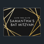 Bat mitzvah Spara datum för guld och svart Meddelande Vykort<br><div class="desc">Modern, trendig och elegant guld och svart Bat mitzvah sparar datumvykorten med unika geometriska rutor gräns. Du kan enkelt anpassa den här prisvärda lösningen genom att spara datumet för din Bat mitzvah med eget namn, datum och information om din roligt och ditt sofistikerade firande. Hela texten är redigerbar, så att...</div>