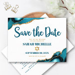 Bat mitzvah Spara datum-turkos-agateskript Inbjudan Vykort<br><div class="desc">Se till att alla dina vänner och släktingar kan fira din dotters milstolpe Bat mitzvah! Skicka ut den här coolan, ett unikt, modernt vykort med personligen "Spara datum". Mörk, blått manustypografi och faux guld Star av David täcker över en enkel, ren, vit bakgrund med turkosa blå agate sten accentuerad med...</div>