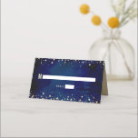 Bat mitzvah vattenfärgsskript Guld Glitter i Placeringskort<br><div class="desc">Inget Bat mitzvah party är färdigt utan platskort för personlig. Låt din favorit Bat mitzvah vara stolt, glädjas och fira hennes milstolpe på hennes perfekt samordnade party. Fet, sans serif-typografi och glatt faux guld glitter-prickar täcker över en rik, dramatisk, marin blå vattenfärgsbakgrund. På baksidan, vit sans serif-typografi, tillsammans med faux...</div>