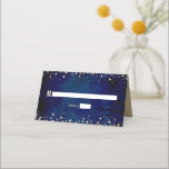Bat mitzvah vattenfärgsskript Guld Glitter i Placeringskort<br><div class="desc">Inget Bat mitzvah party är färdigt utan platskort för personlig. Låt din favorit Bat mitzvah vara stolt, glädjas och fira hennes milstolpe på hennes perfekt samordnade party. Fet, sans serif-typografi och glatt faux guld glitter-prickar täcker över en rik, dramatisk, marin blå vattenfärgsbakgrund. På baksidan, vit sans serif-typografi, tillsammans med faux...</div>