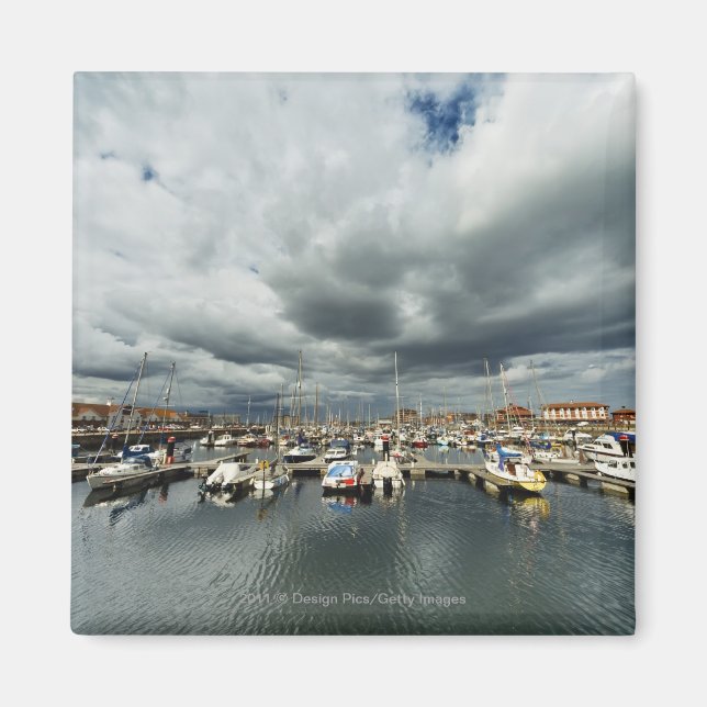 Båtar i hamn magnet (Framsidan)
