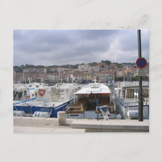 Båtar med vykort i Marseille