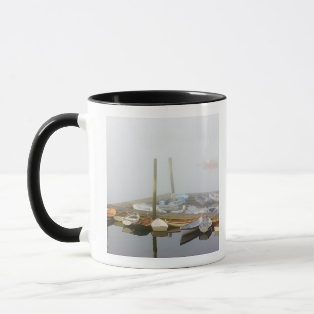 Båtar och morgondimma i Southwest Harbor, Mugg (Vänster)