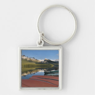Båtar parkerade på Maligne Lake strand, Fyrkantig Silverfärgad Nyckelring