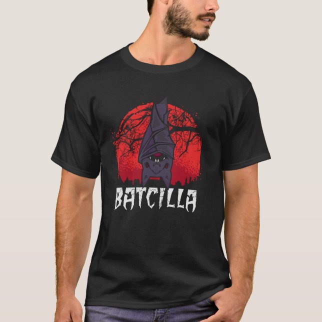 Batcilla Bat Blood Suction Halloween Scary Virus T Shirt (Framsida)